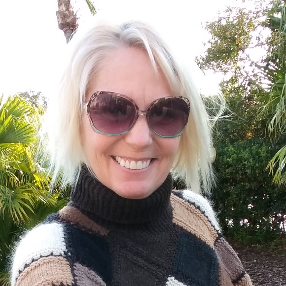 Meet your Posher, Eve - Picture 6 of 9